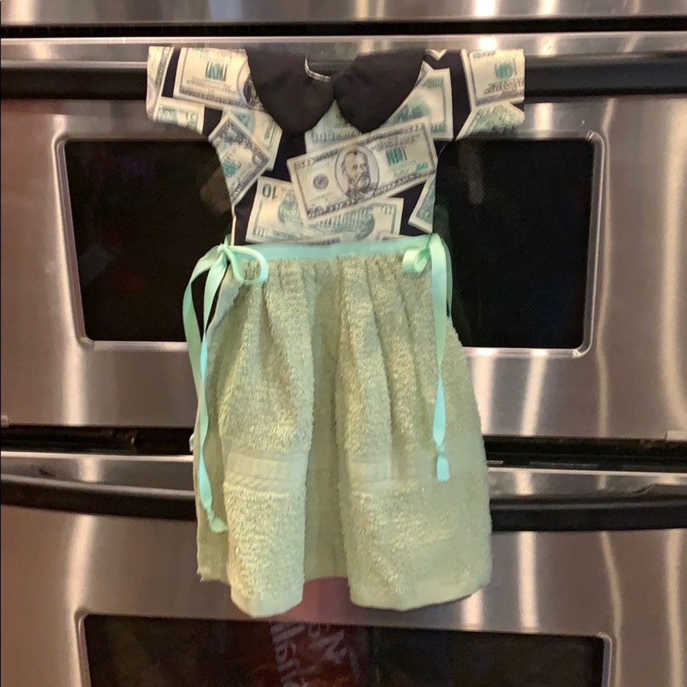 Hand towel to dry your hands